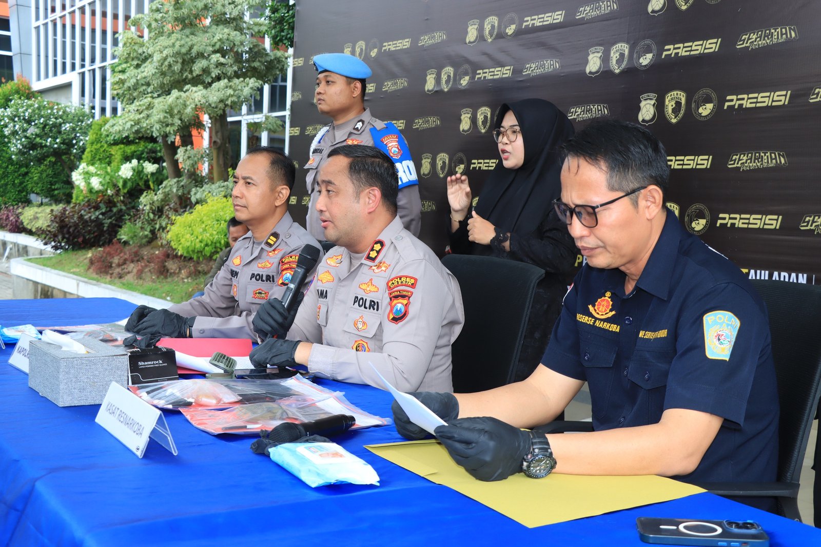 Polres Gresik Ringkus Jaringan Narkoba Lintas Kota Gresik dan Surabaya, Sita 68,211 Gram Sabu