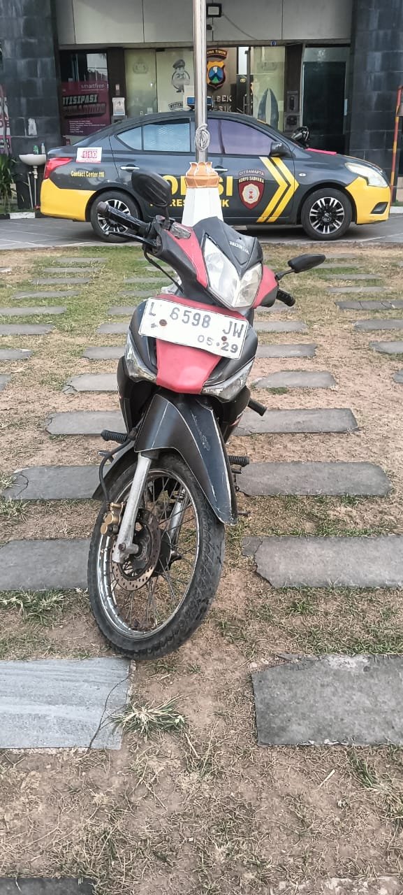 Polsek Gresik Kota Ringkus Sepasang Kekasih Pencuri Motor, Berawal dari Kunci Kontak yang Masih Menempel