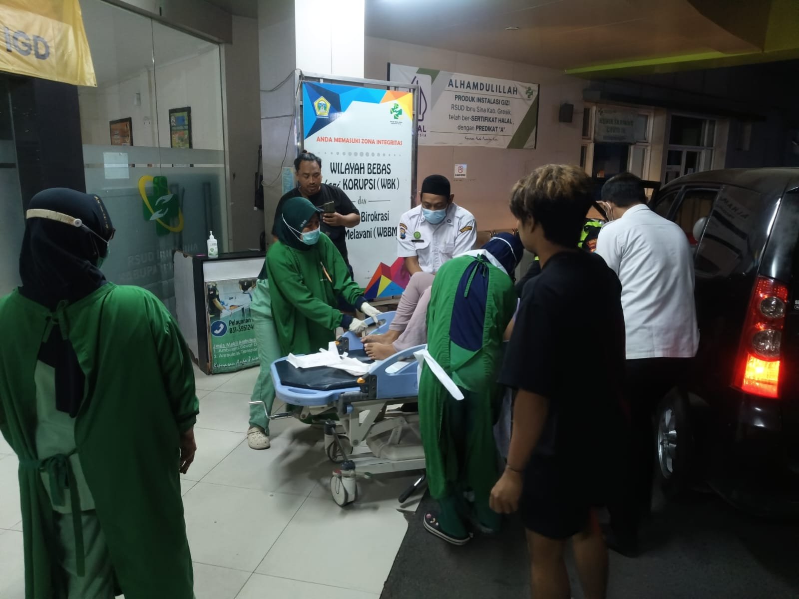 Aksi Heroik Satlantas Polres Gresik Selamatkan Ibu Hendak Melahirkan, Dikawal Cepat hingga Tiba di Rumah Sakit