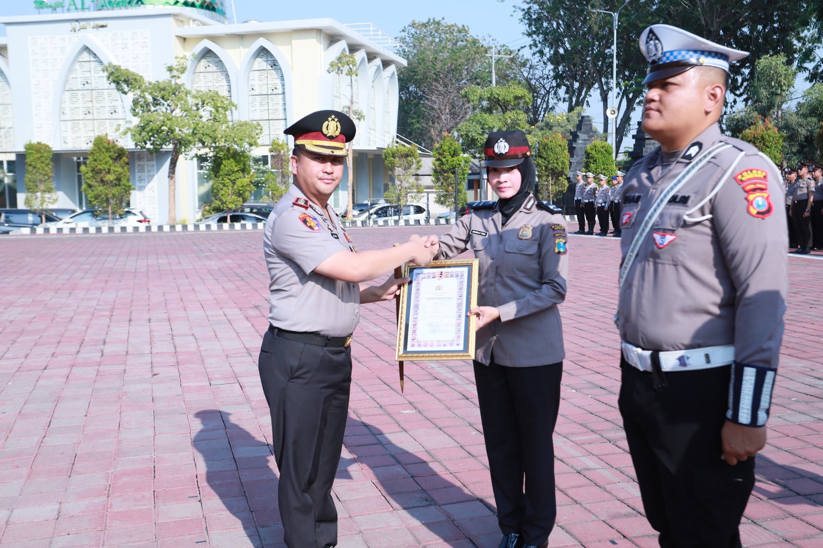 Lima Personel Polres Gresik Raih Penghargaan atas Prestasi Pelayanan Prima Tingkat Nasional